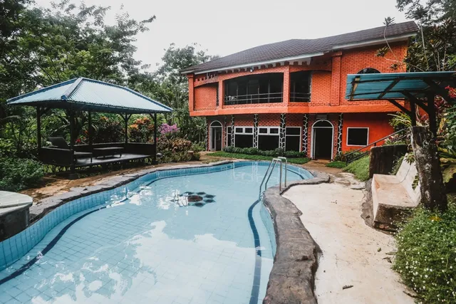 RedDoorz @ Wisata Bukit Baros