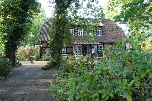 Antiques-cafe and guest house