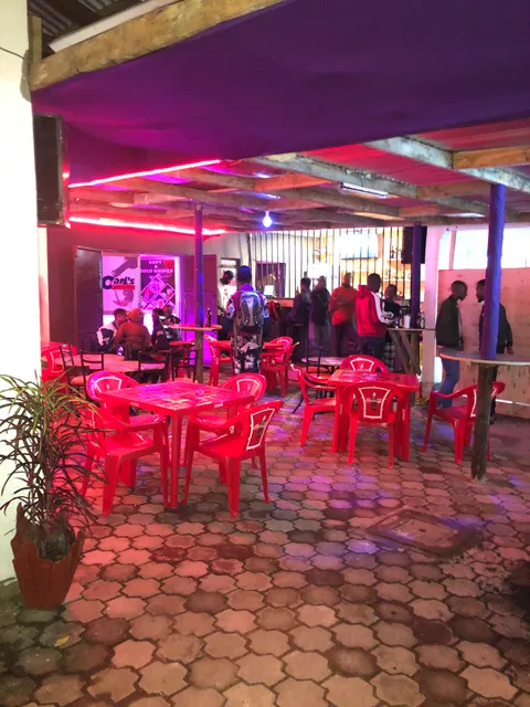 Carl's Sports Bar & Grill