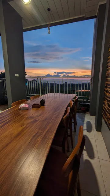 Tanbee Cafe, Eatery & Roastery