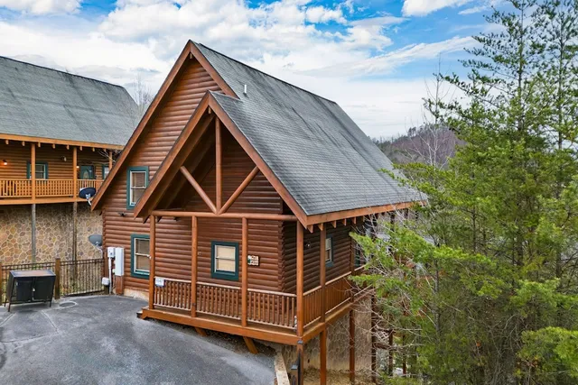 Anne's Place Cozy Cabin With Hot Tub, Games & Near Dollywood Attractions