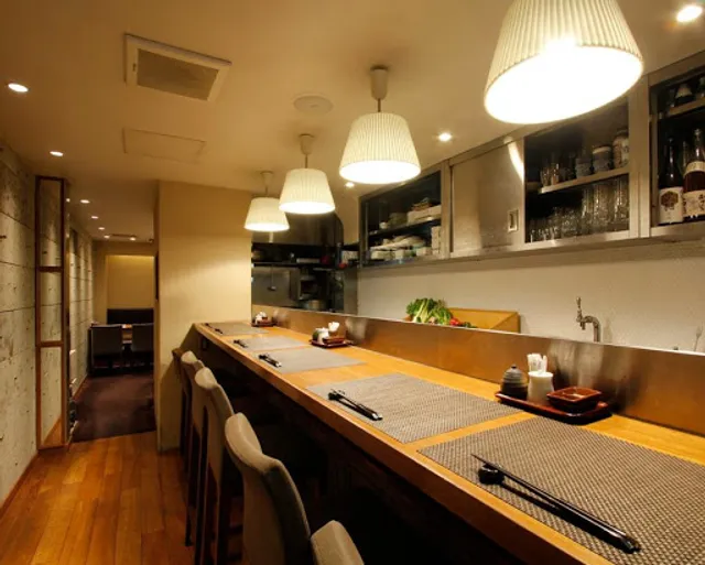 雲丹専門店 海栗屋（うにや）新宿店 Sea urchin specialty store