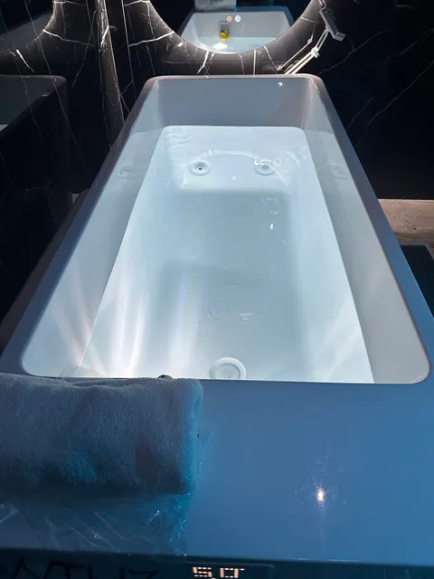 SweatHouz Mosaic Contrast Therapy Studio