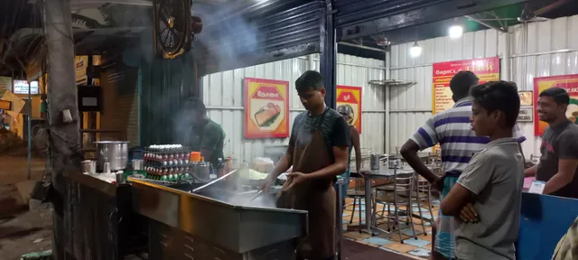 Royal Restaurant (Veg And Non-veg)