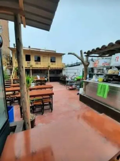 La Barra de la Combi Cevichera