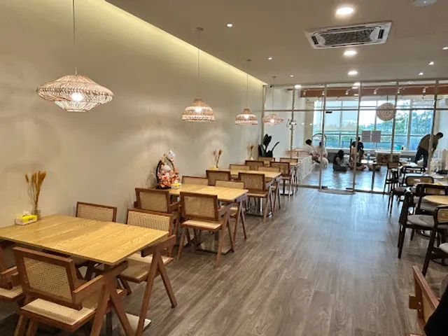 Chill 'N Chow Cafe By Ng Kitchen