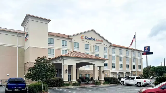 Comfort Suites