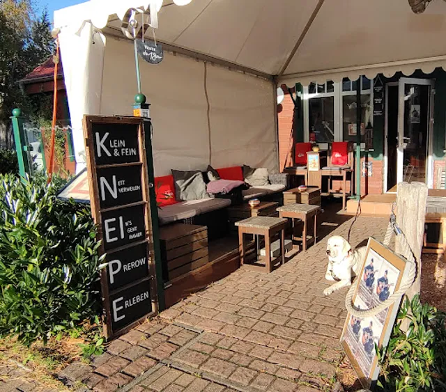 - Die kleine Kneipe -