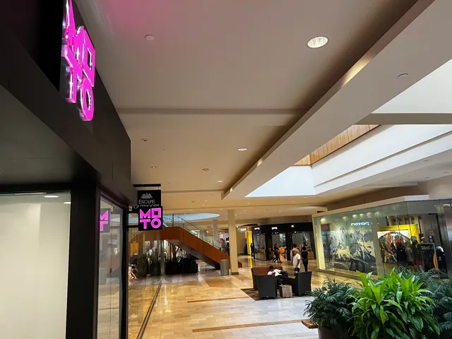 MOTO Pizza Bellevue Square