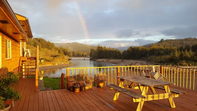 Lowden's Beachfront Lodging