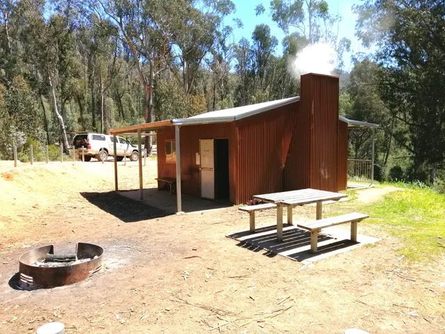 Junction Hut (Walshes hut)