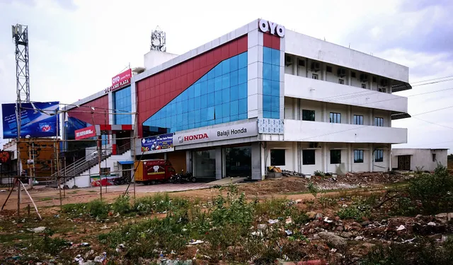 OYO 44617 Lassee Plaza