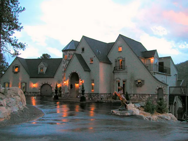 Arrowhead Manor Inn and Event Center