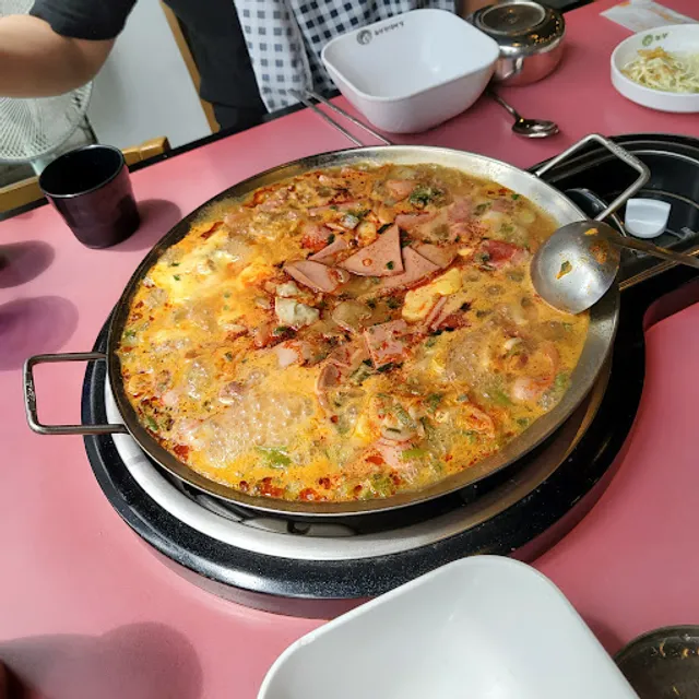 놀부부대찌개앤철판구이