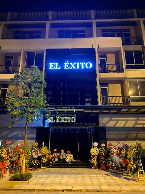 EL ÉXITO Cocktail Bar & Lounge