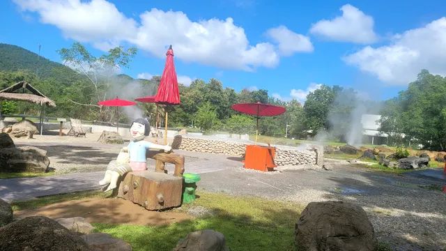 San Kamphaeng Hotspring