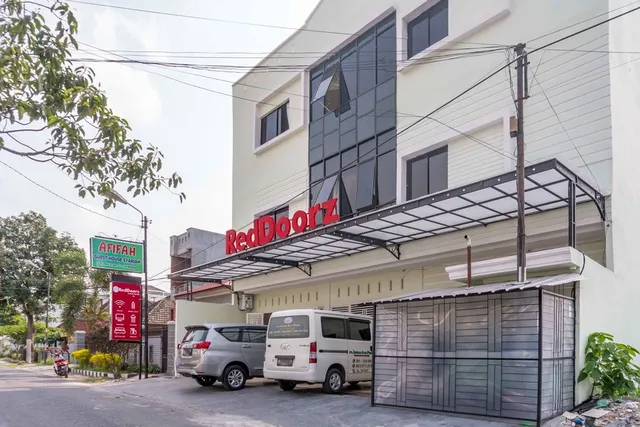 RedDoorz Syariah near Stadion Teladan Medan