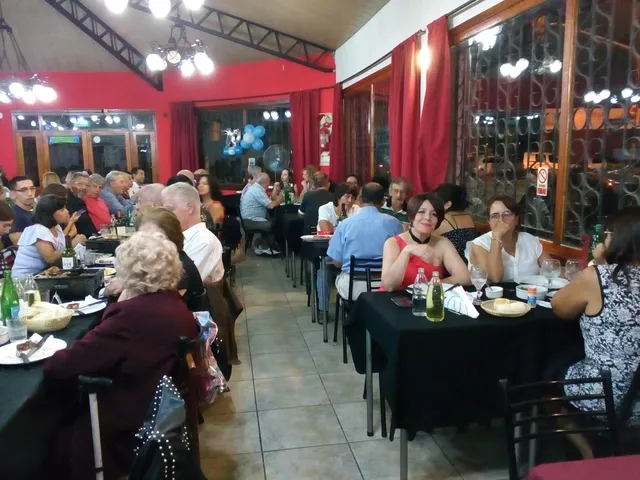 Restaurante - Parrilla - La Familia De Caseros