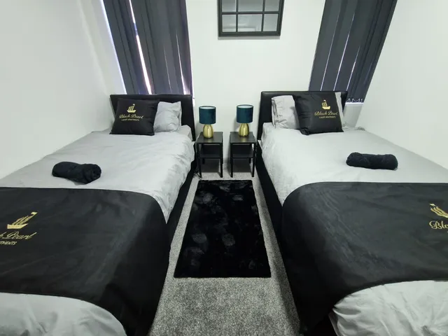 Black Pearl Luxury Apartments