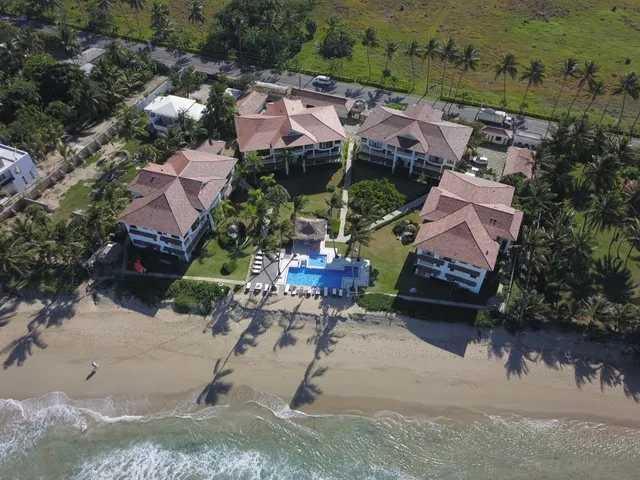 CabaReef Condominiums