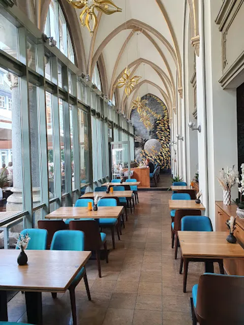 Takumi - Asian Cuisine & Sushi Bar