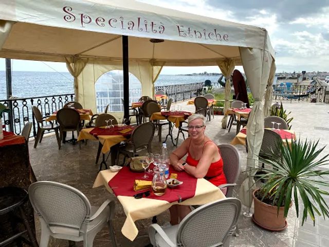 Le Desir Piquant Cafe Ristorante