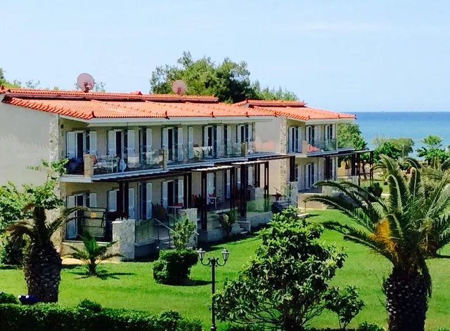 IONION BEACH HOTEL APARTMENTS & SPA