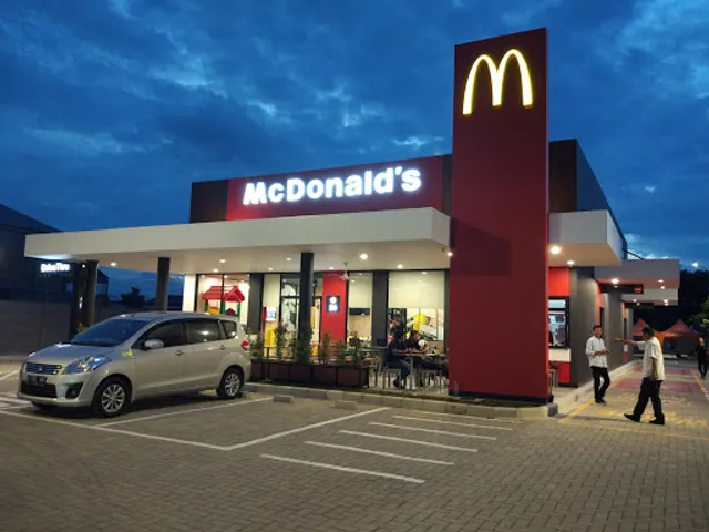 McDonald's KH Hasyim Ashari - Nerogtog