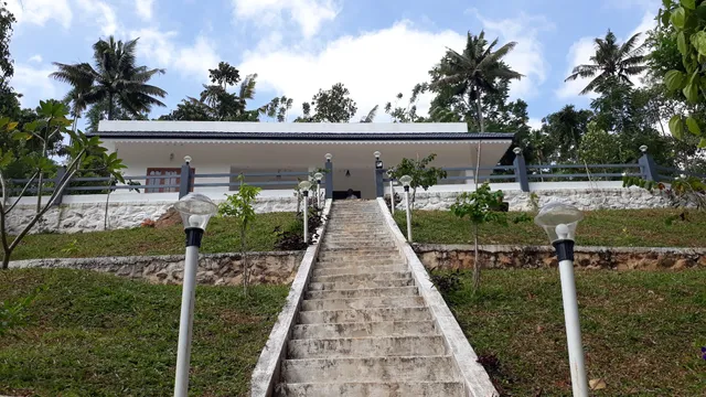 Navaratna Holidays Vagamon