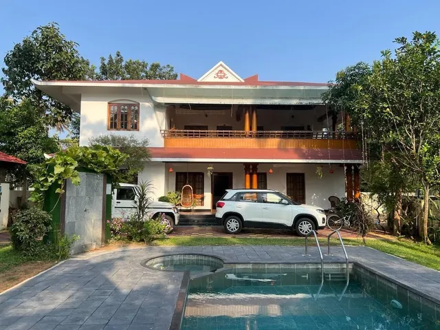 FOOLS PARADISE HOTEL