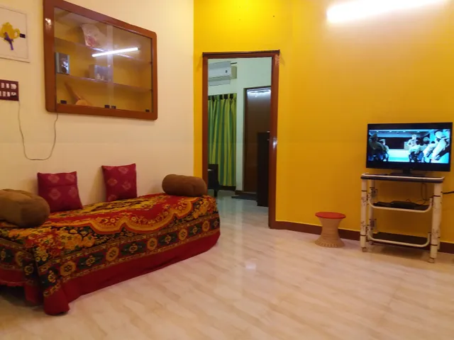 Happy Prince Villa @ Center of Pondy (Family Only)