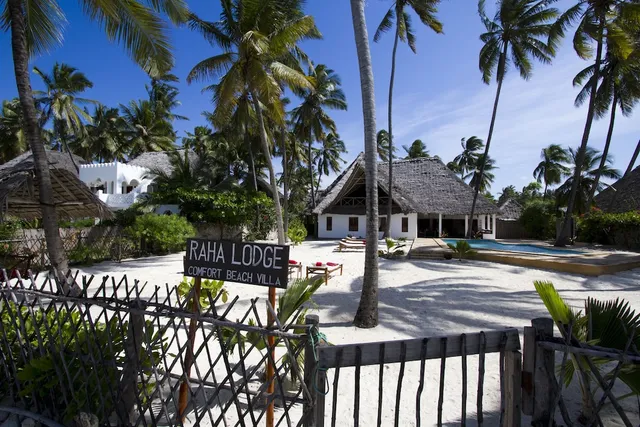 Raha Lodge Boutique Hotel