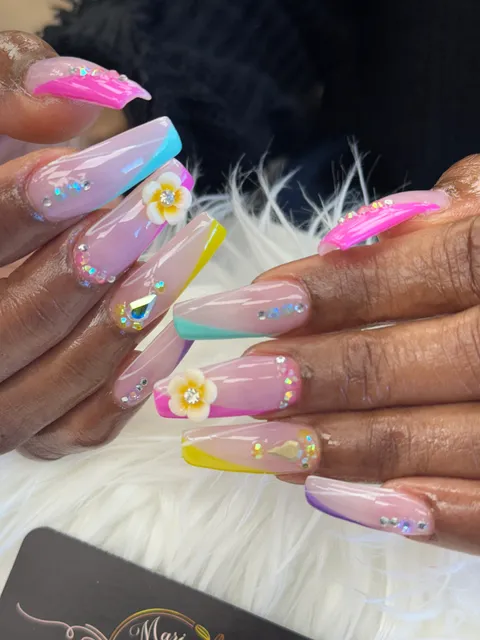Mari Nails & Spa