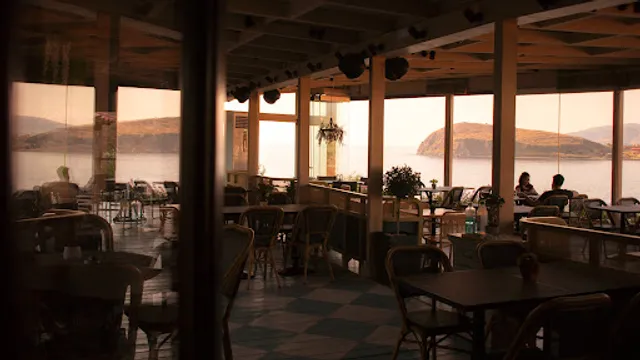 Nefeli All Day Bar & Suites