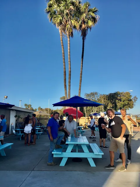 Aquarius Bar & Grille