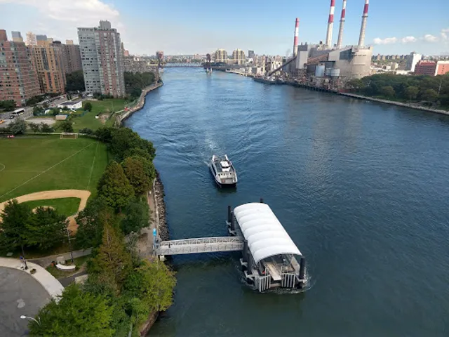 Roosevelt Island Ferry