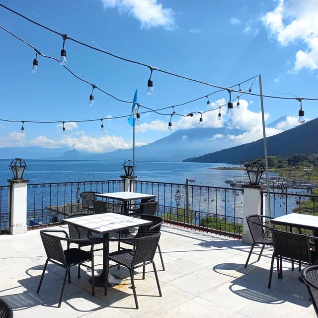 El Gato Perdido Bistro | San Pedro la Laguna