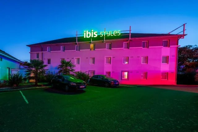 IBIS STYLES / Resto Novo Saint-Brieuc Plérin