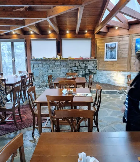 Vikaki Restaurant