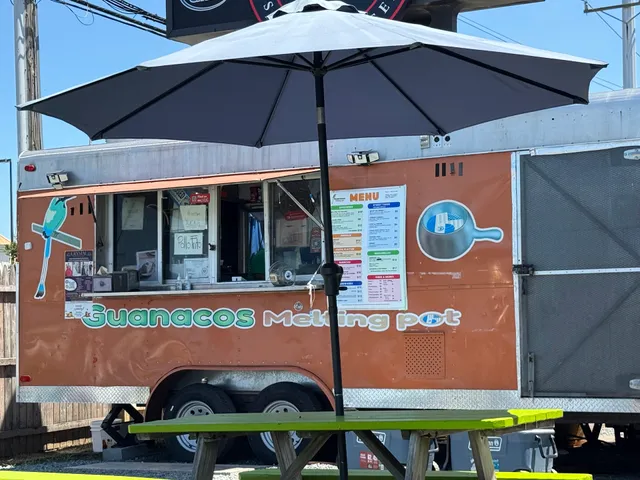 Guanacos Melting Pot