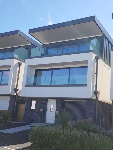 Ocean Escape, Westward Ho!