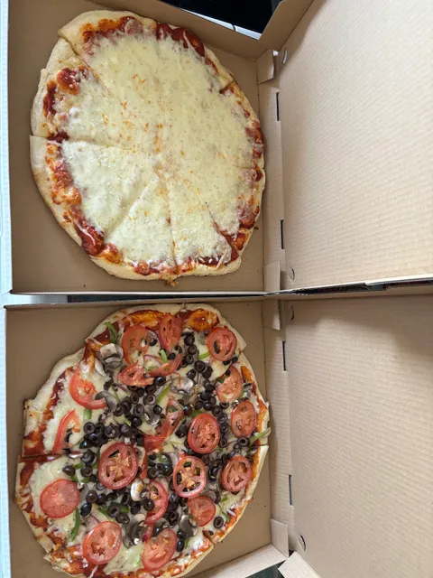 MicahsChristmasValleyPizza