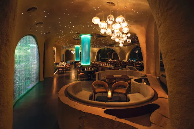 Waterfall Dining Lounge