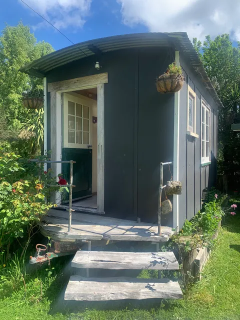 Old Brett Rd Shepherds Hut