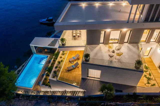 Beachfront Villa Extravaganza with Infinity Pool