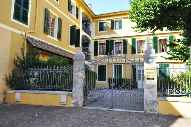 SEJOURAIXLESBAINS.COM - appartements CONFIDENCE