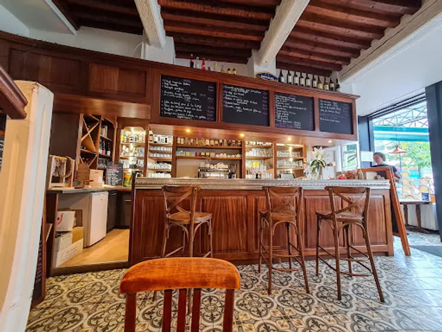 Cafe Le Ballainvilliers