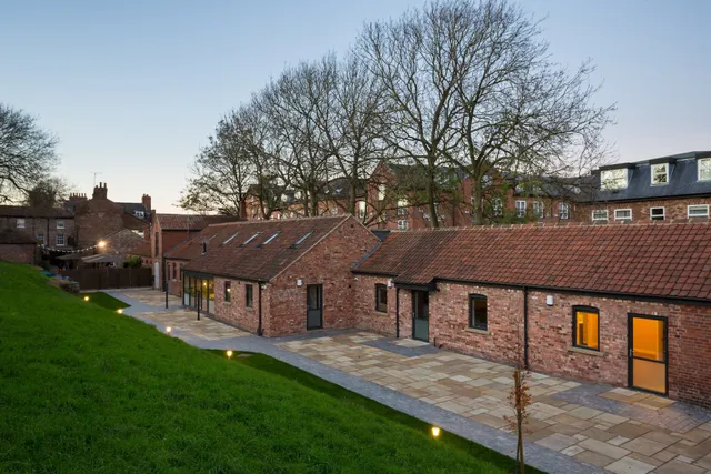 City Apartments - Monkbar Mews