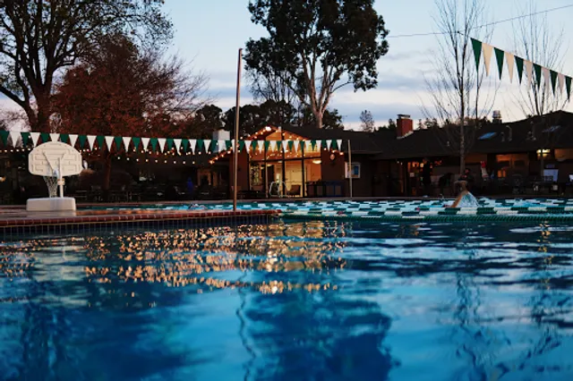 Foothills Tennis & Swimming Club