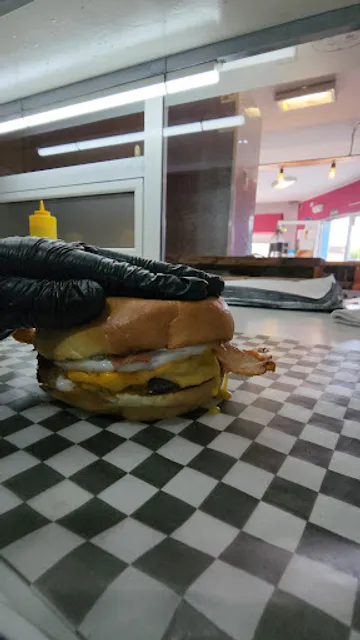 kitchen flama lomo y hamburguesas ahumadas